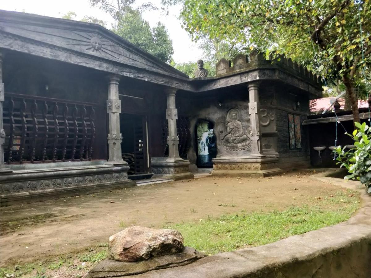 Kalpadiyil Hotel Balarampuram Luaran gambar