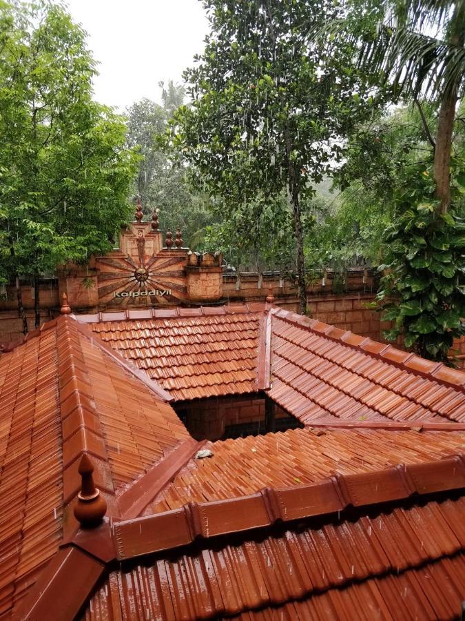 Kalpadiyil Hotel Balarampuram Luaran gambar