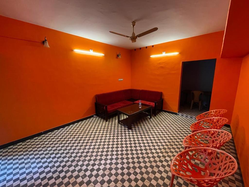 Kalpadiyil Hotel Balarampuram Luaran gambar
