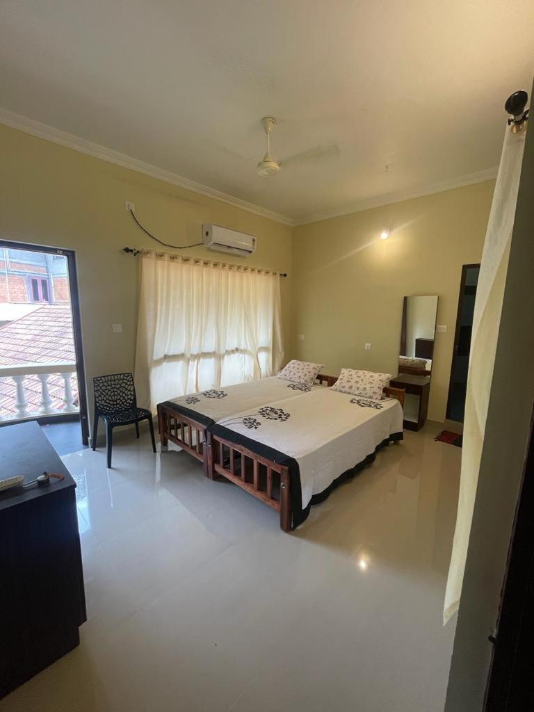Kalpadiyil Hotel Balarampuram Luaran gambar
