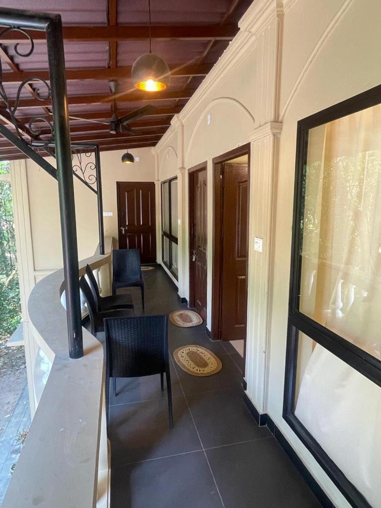 Kalpadiyil Hotel Balarampuram Luaran gambar